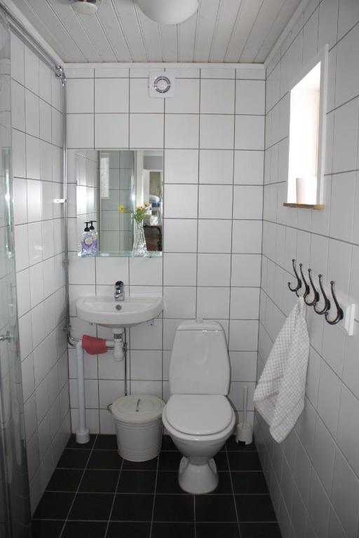 Hotel Oesjoenaes Tived Habitación foto